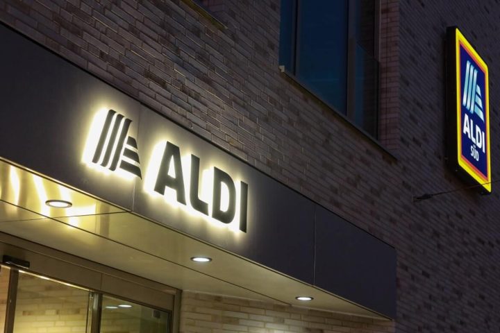Picture showing Aldi's sign