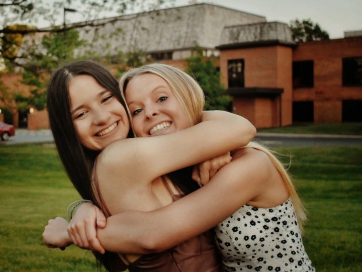 picture showing two girls which are from gen alpha and showing gen alpha shopping behavior