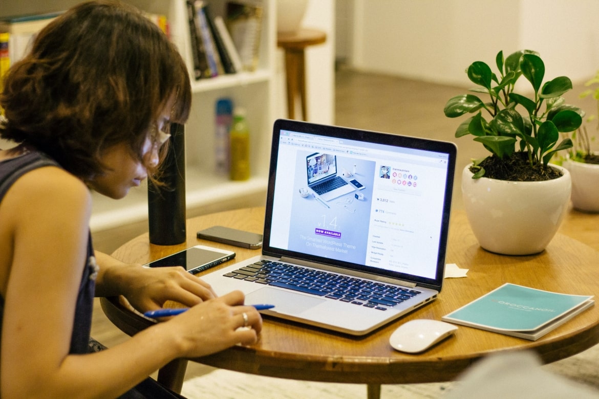 Germany’s online retail to hit €92.4B in 2025, driven by FMCG and marketplaces.