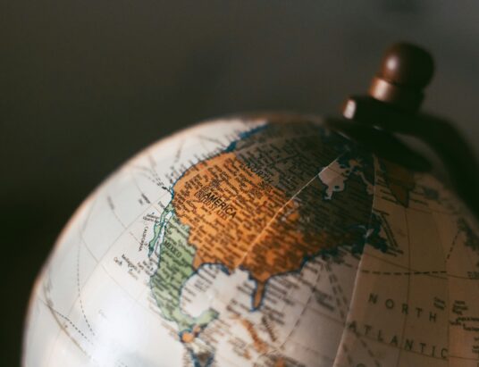Global e-commerce overview: 2025 insights