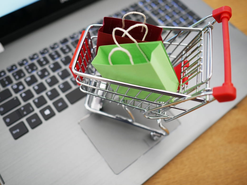 Small German online shops see revenues decrease as market consolidation accelerates