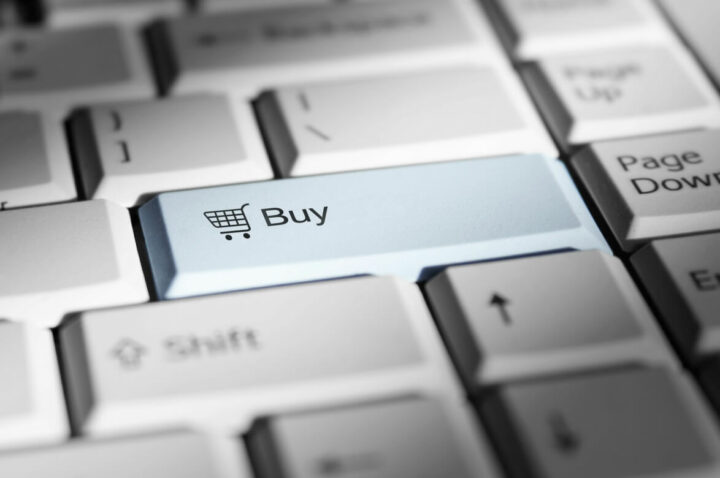 Computer keyboard photo illustrating an article about online shop migration